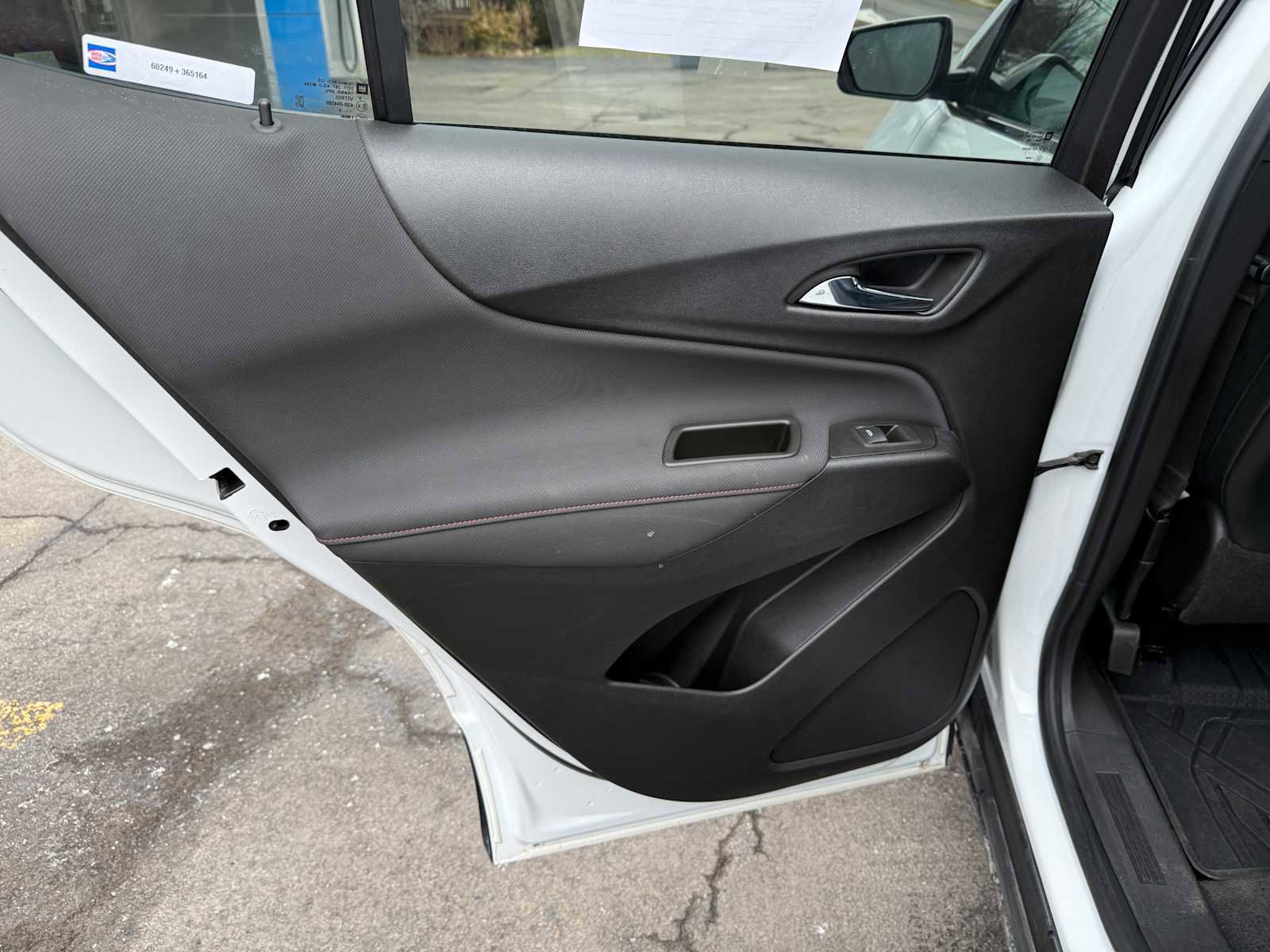 Used 2022 Chevrolet Equinox RS w/ RS Leather Package image 21