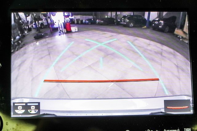 Used 2021 Toyota Avalon XLE w/ Moonroof Package image 28