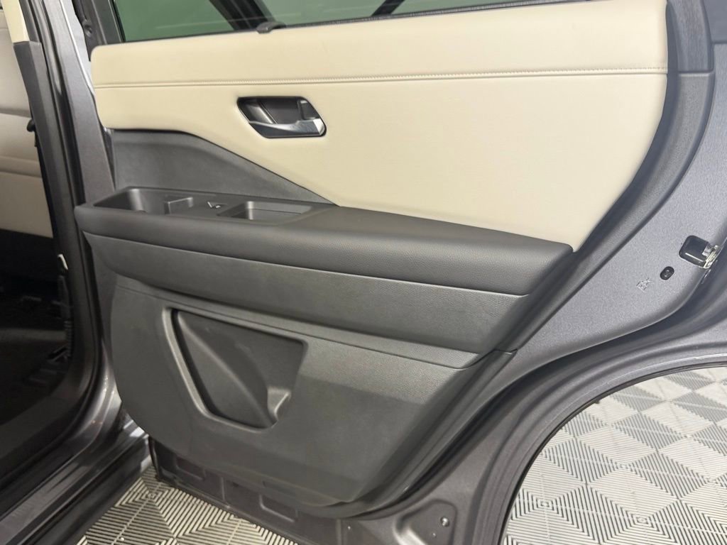 Used 2023 Nissan Pathfinder SL w/ SL Premium Package image 28