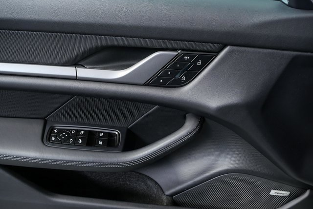 Certified 2025 Porsche Taycan image 6