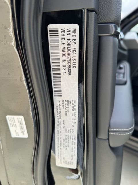 New 2025 Jeep Grand Cherokee Altitude w/ MOPAR Finishing Package image 22