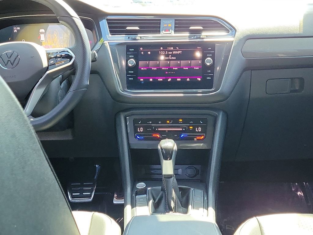 Used 2023 Volkswagen Tiguan SE R-Line image 15