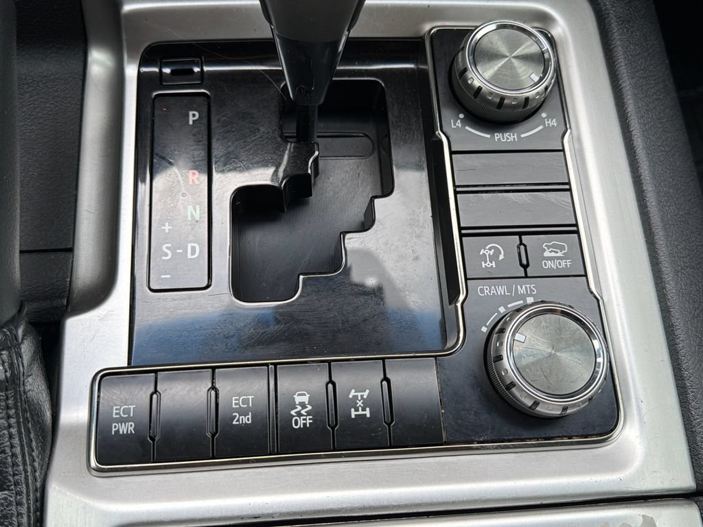 Used 2018 Toyota Land Cruiser AWD/4WD image 28