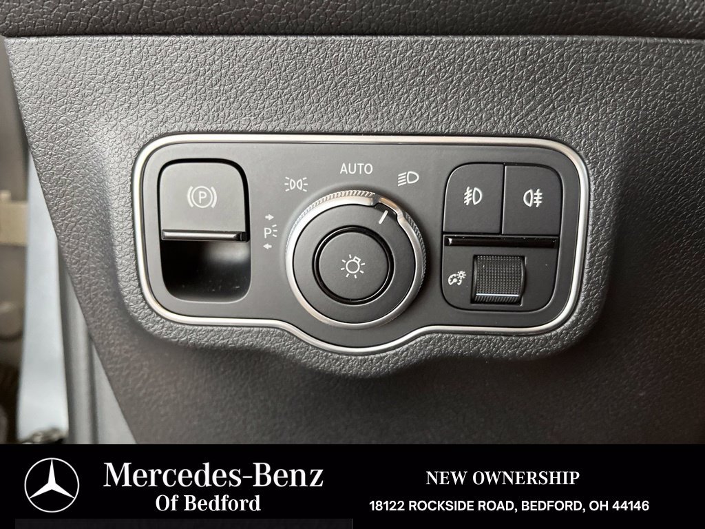 Used 2026 Mercedes-Benz GLB 250 4MATIC image 27