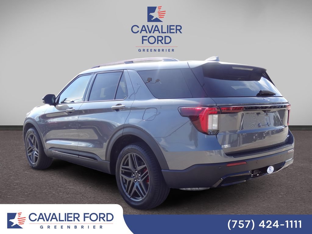 Used 2026 Ford Explorer ST-Line w/ ST-Line Street Pack AWD/4WD image 3