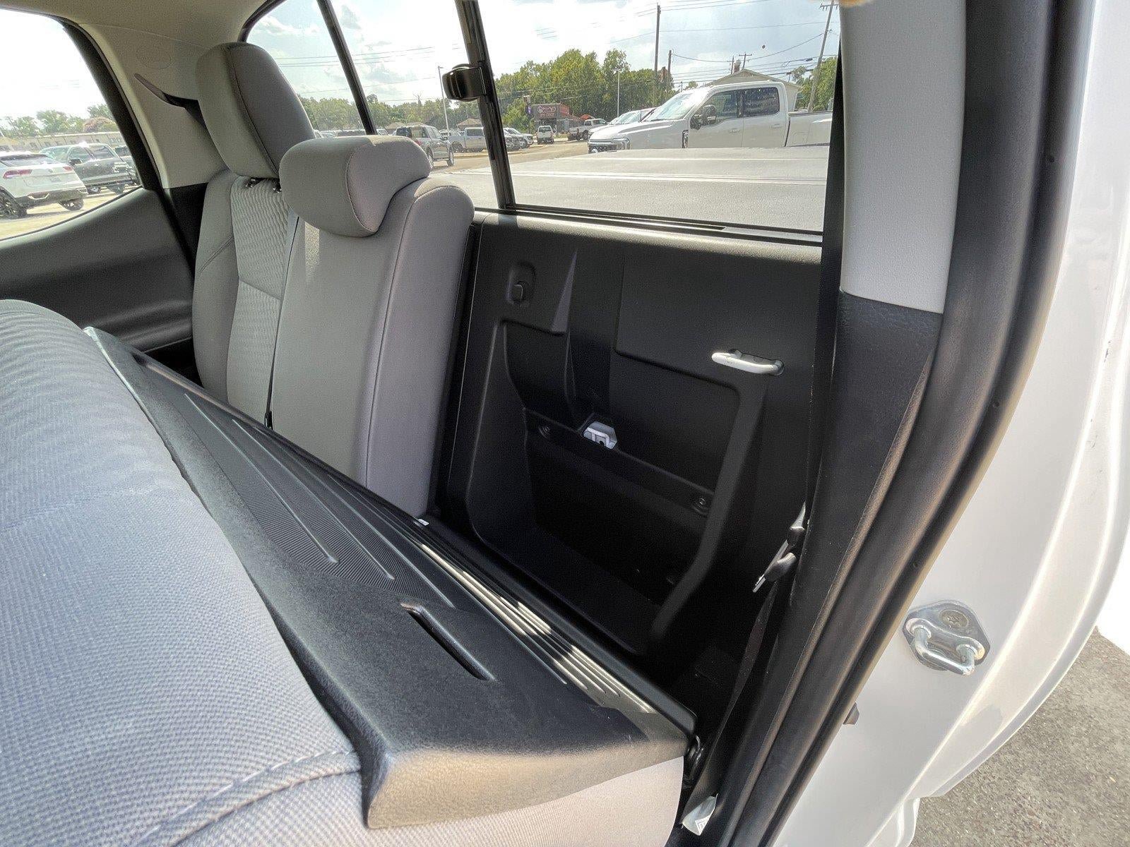 Used 2022 Toyota Tacoma SR AWD/4WD image 34
