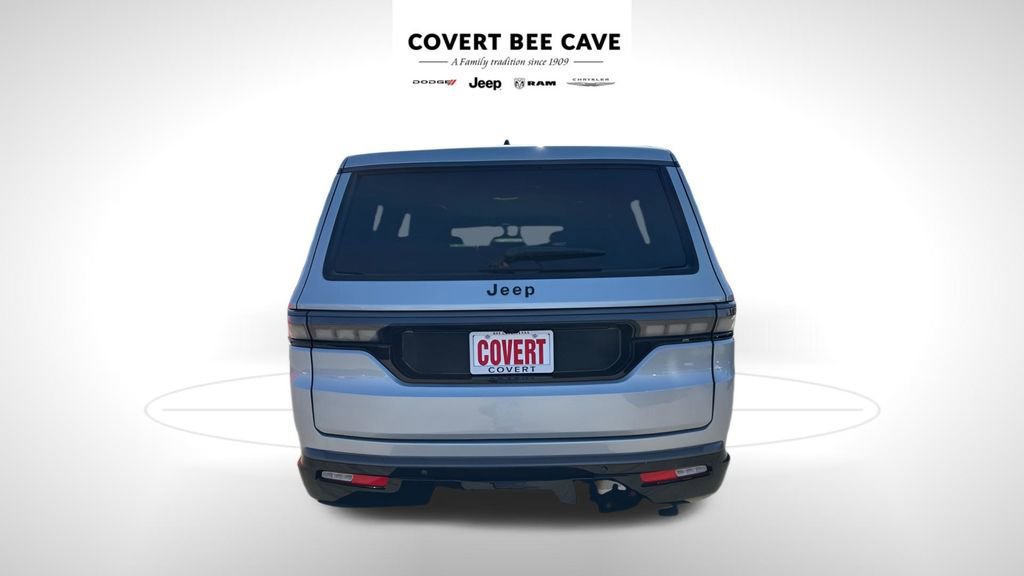 New 2026 Jeep Grand Wagoneer Summit w/ Premium Group III image 9