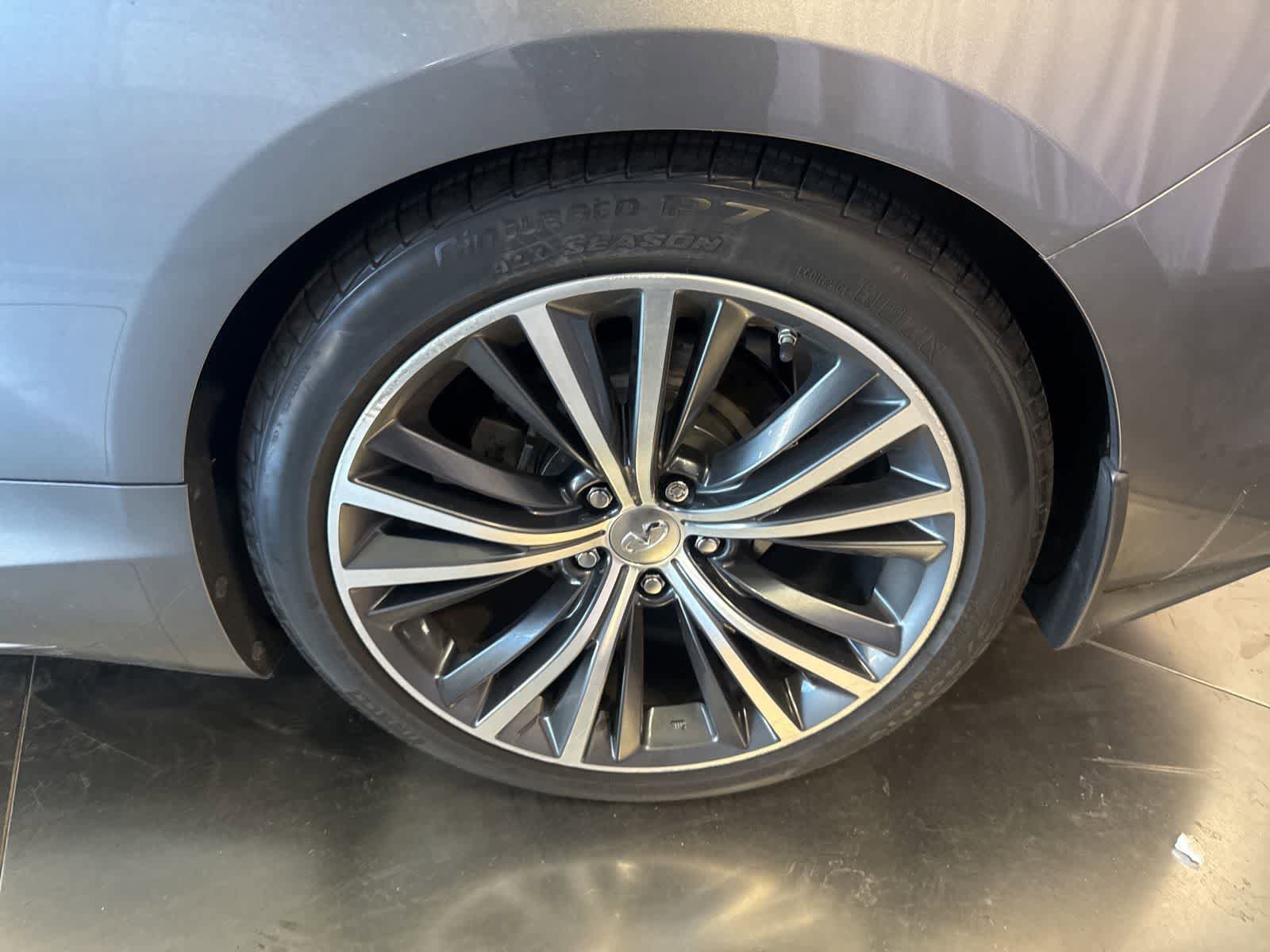 Used 2019 INFINITI Q60 3.0t Luxe w/ Essential Package RWD image 10