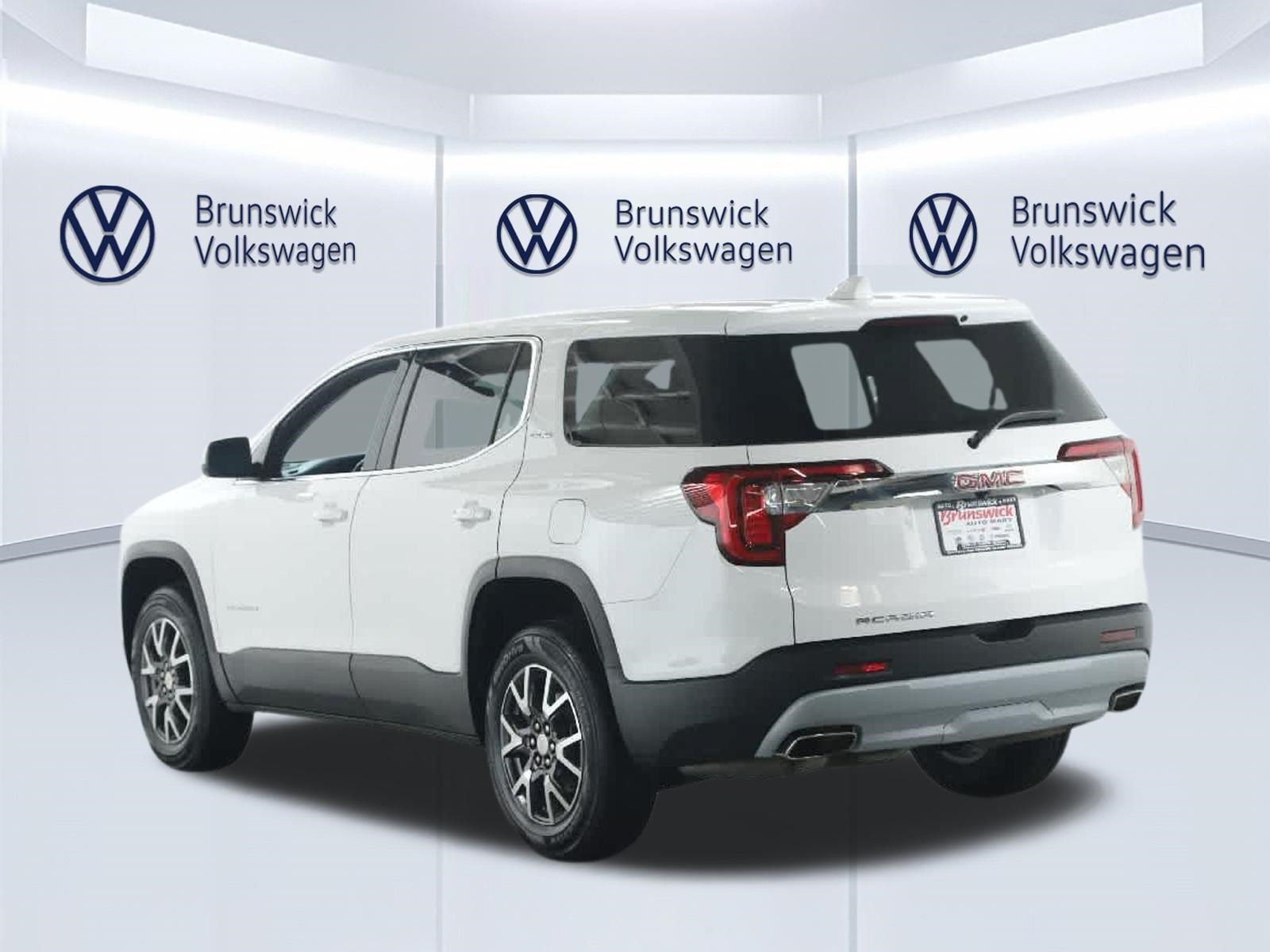 Used 2023 GMC Acadia SLE FWD image 39