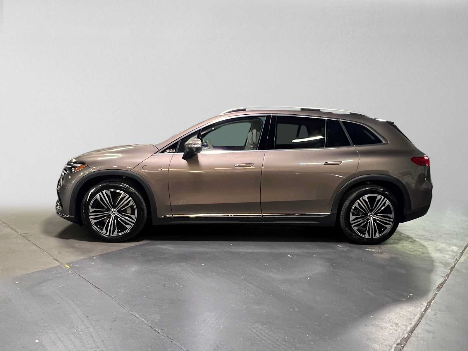 New 2026 Mercedes-Benz EQS 400 4MATIC SUV image 6