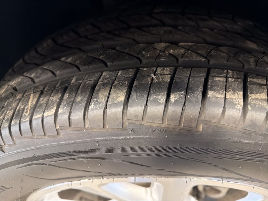 Used 2019 Chevrolet Equinox LT AWD/4WD image 17