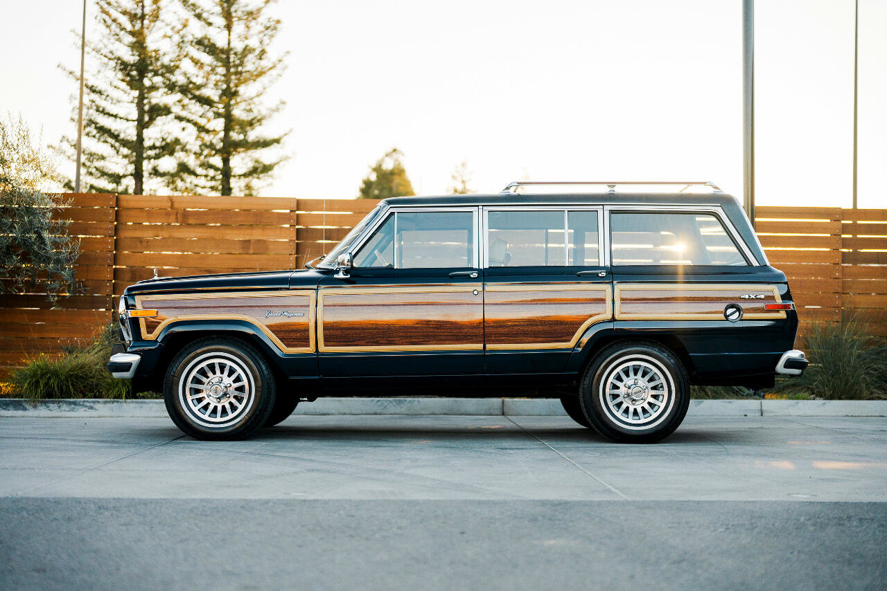 Used 1987 Jeep Grand Wagoneer image 15