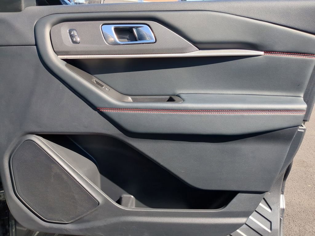 Used 2025 Ford Explorer ST-Line w/ ST-Line Street Pack image 36