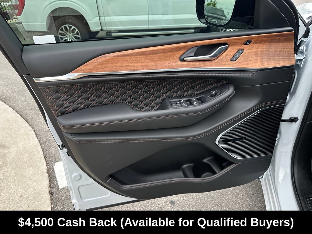 New 2026 Jeep Grand Cherokee Summit w/ Obsidian Package AWD/4WD image 17