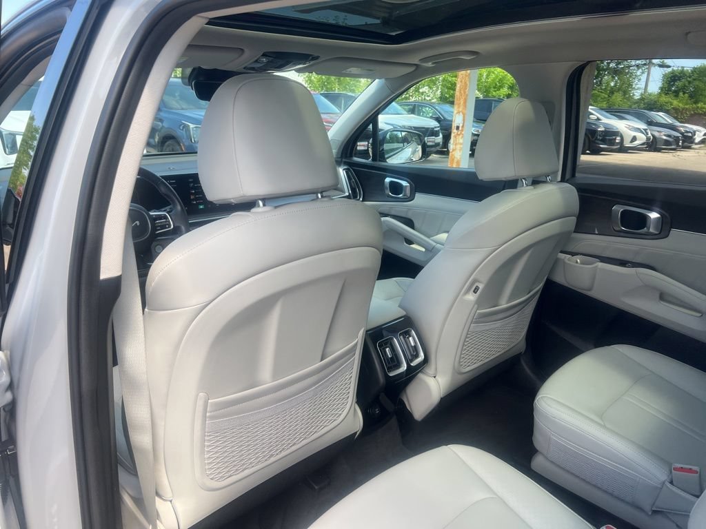 Certified 2025 Kia Sorento SX AWD/4WD image 10