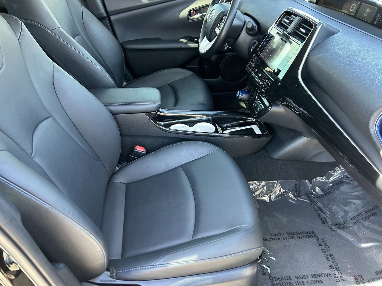 Used 2016 Toyota Prius Three Touring w/ Preferred Accessory Package FWD image 10