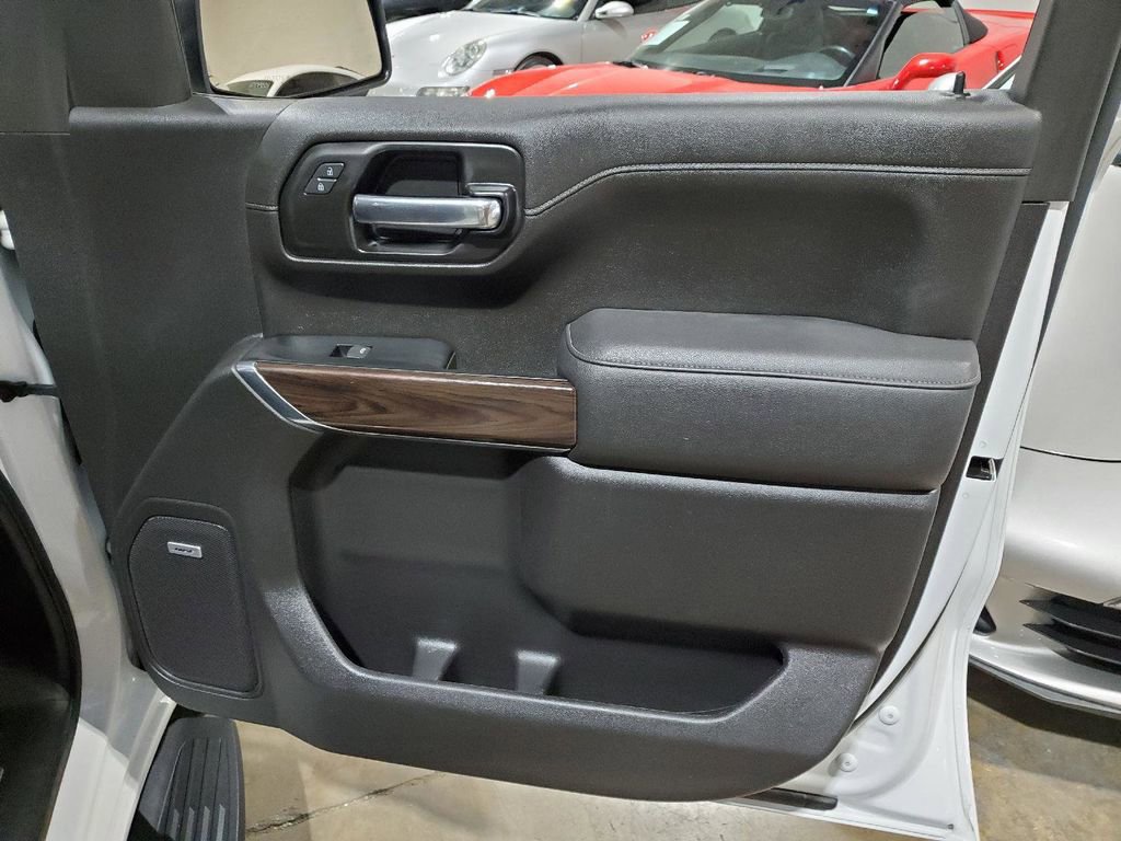Used 2022 GMC Sierra 1500 SLT image 16