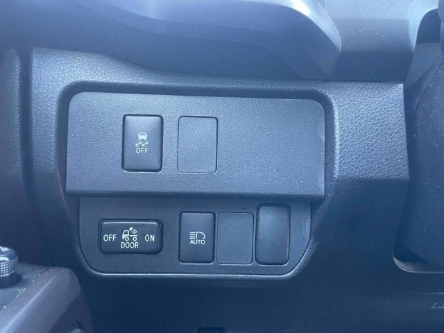 Used 2023 Toyota Tacoma SR5 AWD/4WD image 23
