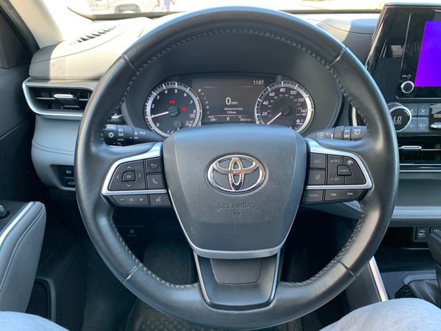 Used 2023 Toyota Highlander LE image 17