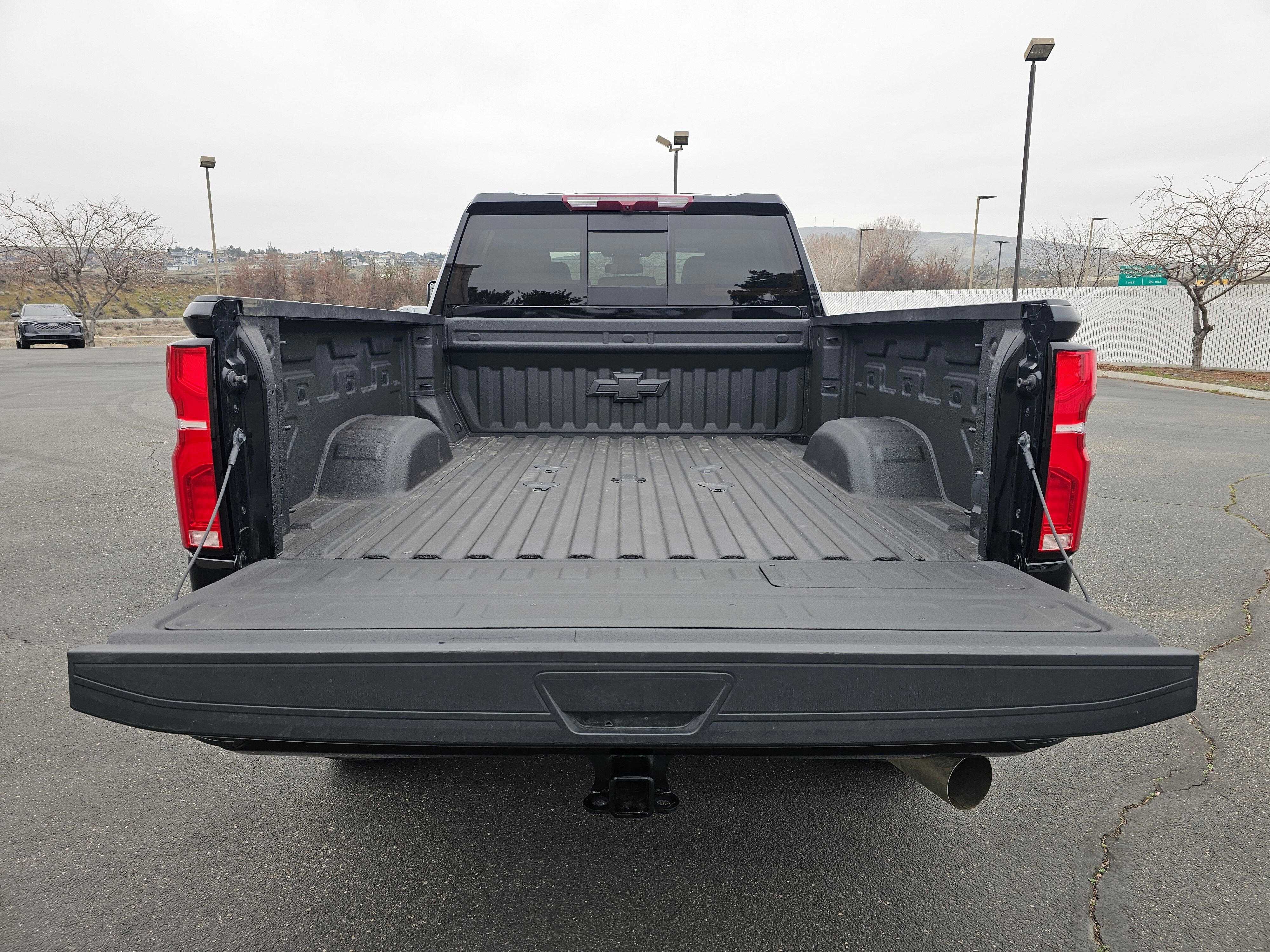 Used 2025 Chevrolet Silverado 3500 LTZ image 30