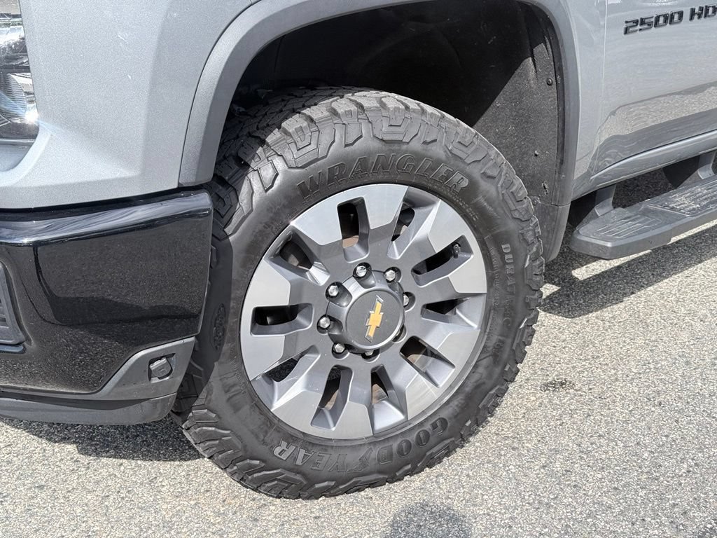 Used 2024 Chevrolet Silverado 2500 Custom w/ Custom Value Package AWD/4WD image 2