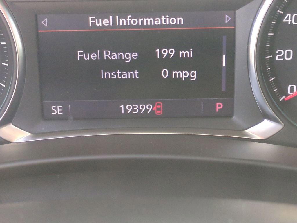 Used 2023 Chevrolet Equinox RS w/ RS Leather Package image 17