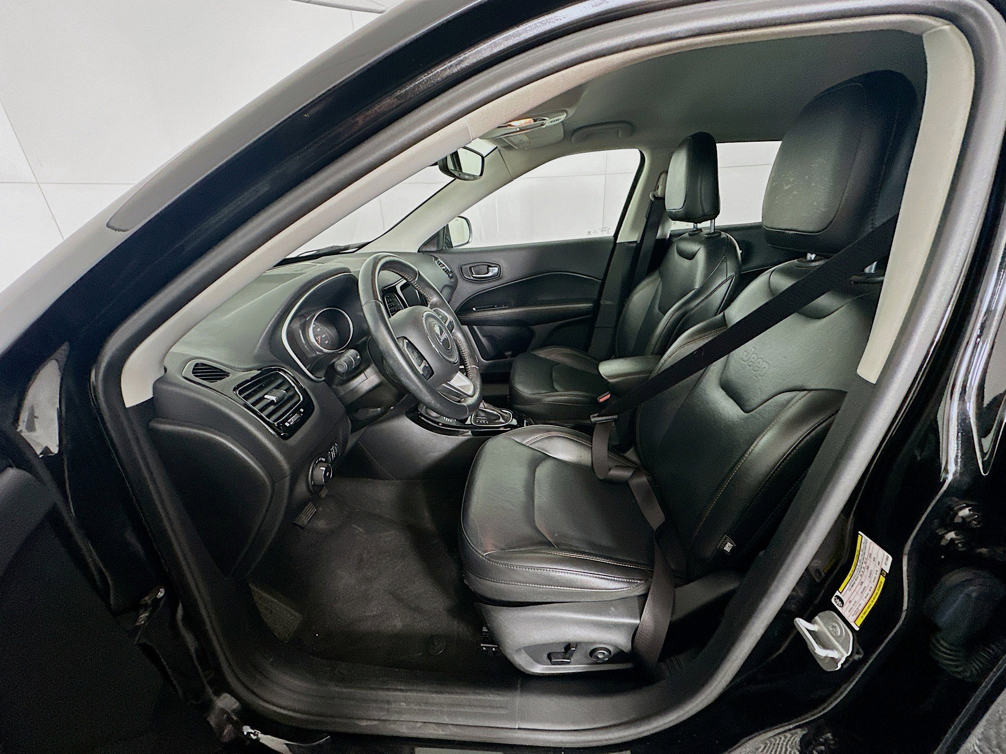 Used 2019 Jeep Compass Limited image 13