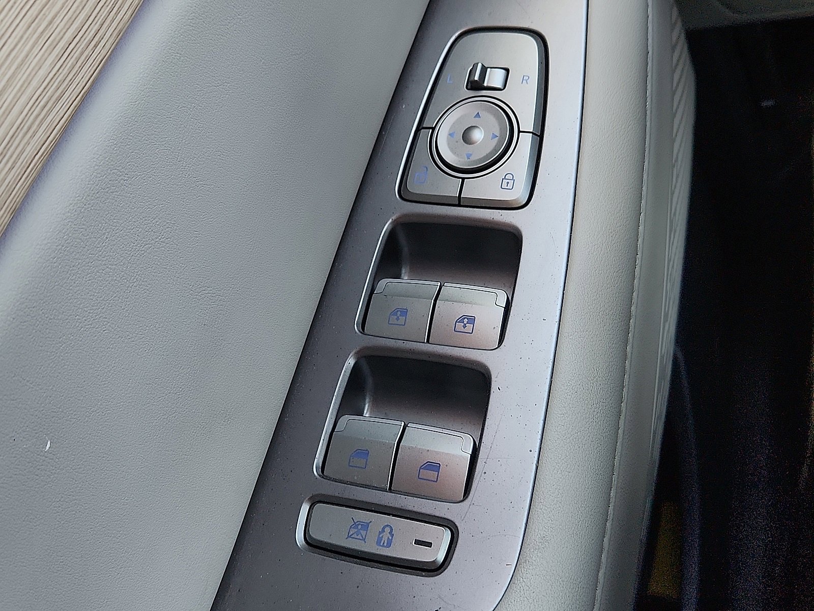 Used 2024 Hyundai Palisade Limited image 22