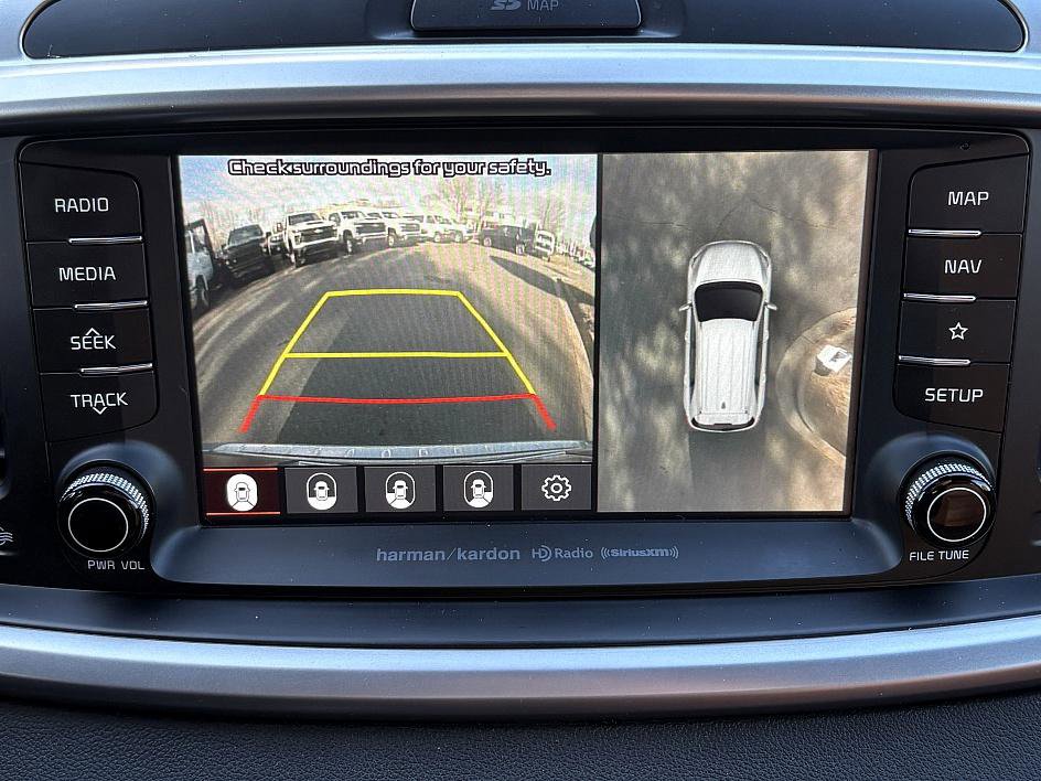 Used 2019 Kia Sorento SX image 26