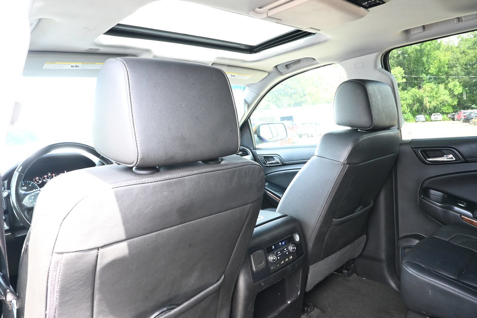 Used 2018 Chevrolet Tahoe Premier AWD/4WD image 23