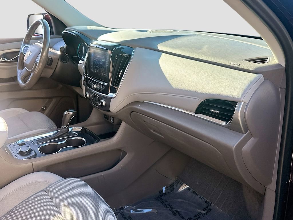 Used 2020 Chevrolet Traverse LT w/ Driver Confidence II Package image 27