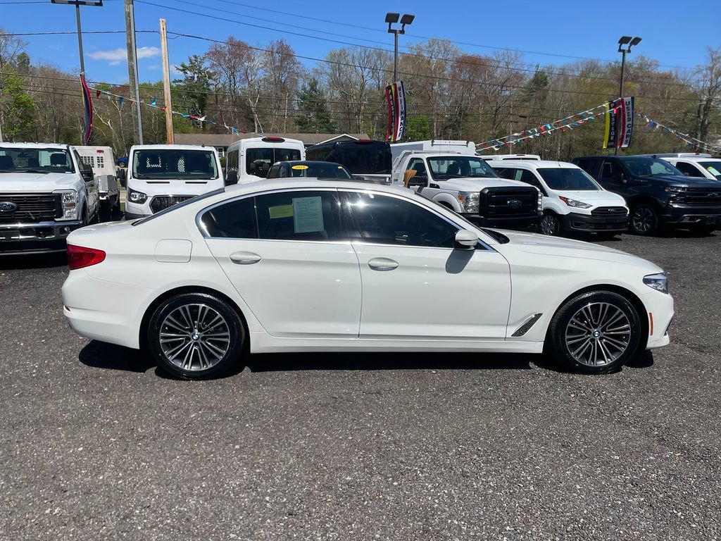 Used 2020 BMW 530i xDrive w/ Convenience Package AWD/4WD image 4