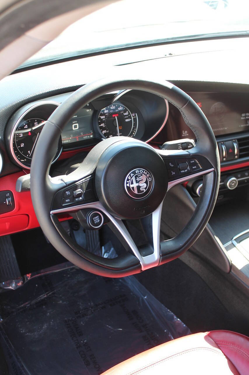 Used 2019 Alfa Romeo Giulia Ti w/ Nero Edizione image 14