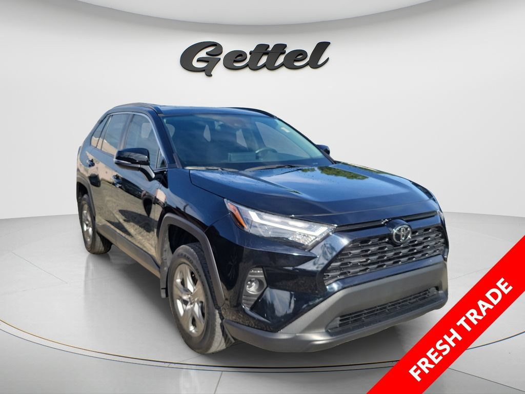 Used 2024 Toyota RAV4 XLE w/ Convenience Package FWD image 3