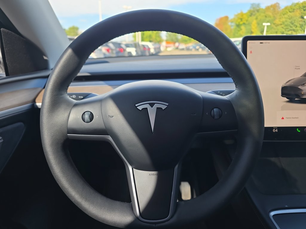 Used 2024 Tesla Model Y Long Range AWD/4WD image 23