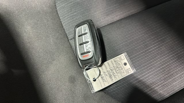 Used 2023 Chrysler Voyager LX FWD image 33
