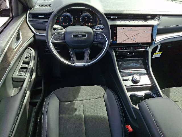 New 2026 Jeep Grand Cherokee Altitude AWD/4WD image 9