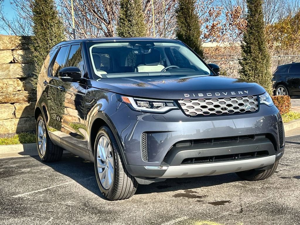 Certified 2025 Land Rover Discovery S image 7