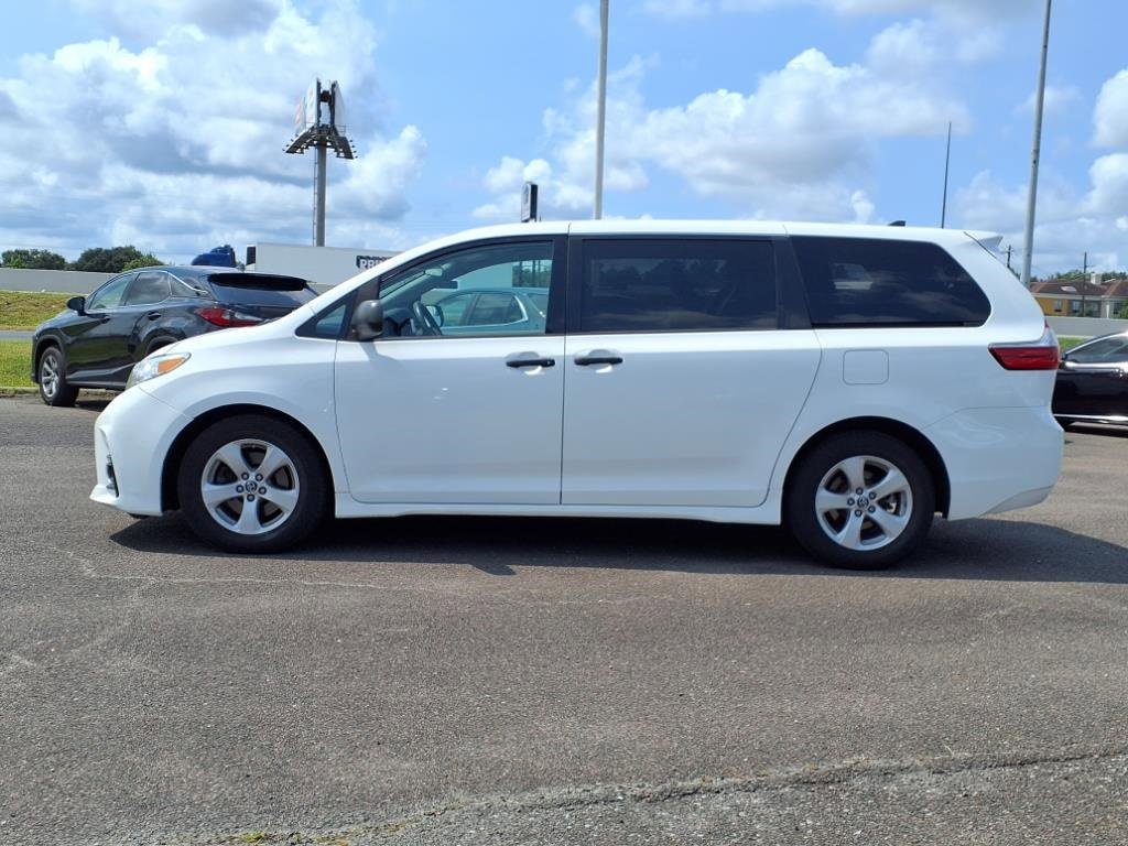 Used 2020 Toyota Sienna L image 6