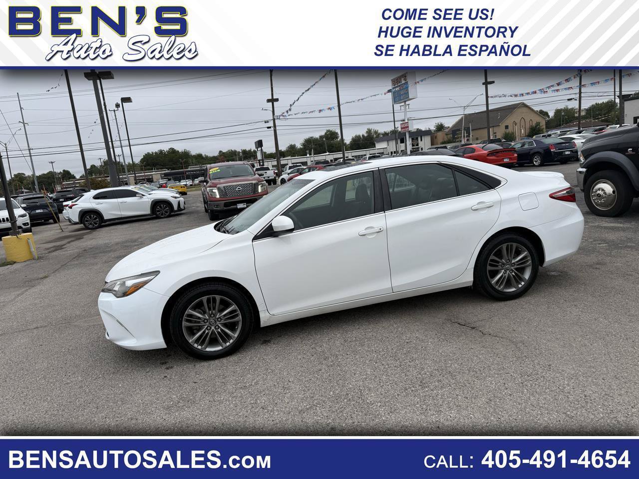 Used 2017 Toyota Camry SE w/ Moonroof Package FWD image 1