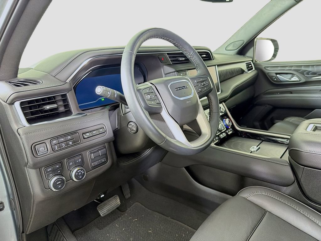 Used 2024 GMC Yukon Denali AWD/4WD image 10