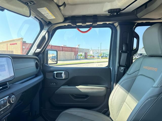 Used 2025 Jeep Gladiator Mojave w/ Convenience Group AWD/4WD image 19