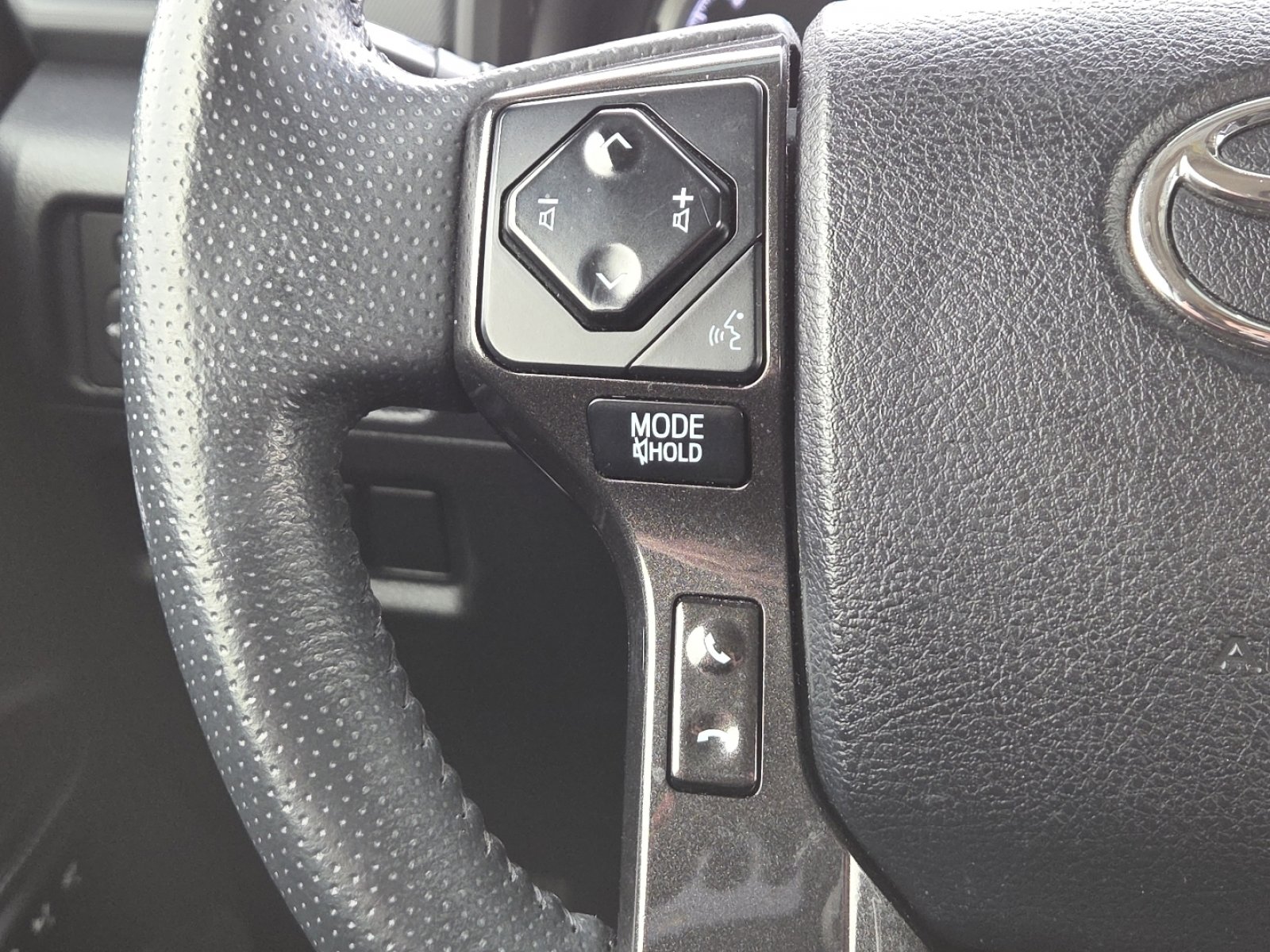 Used 2021 Toyota 4Runner Nightshade AWD/4WD image 34