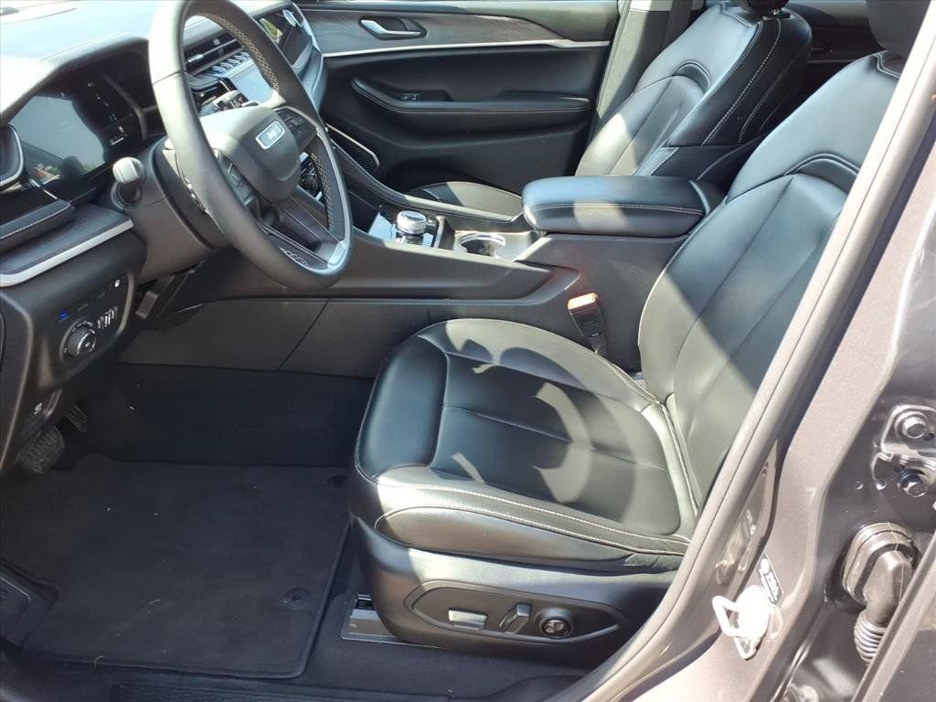 Used 2024 Jeep Grand Cherokee Limited 4xe AWD/4WD image 9