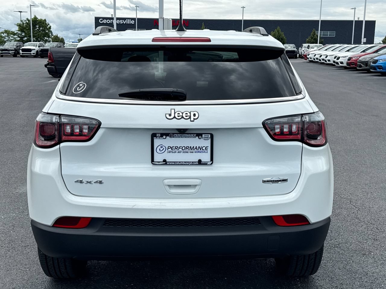 Used 2024 Jeep Compass Latitude AWD/4WD image 4