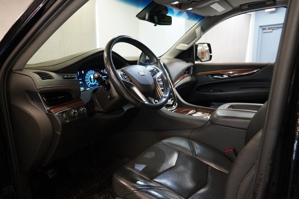 Used 2020 Cadillac Escalade ESV Luxury image 7