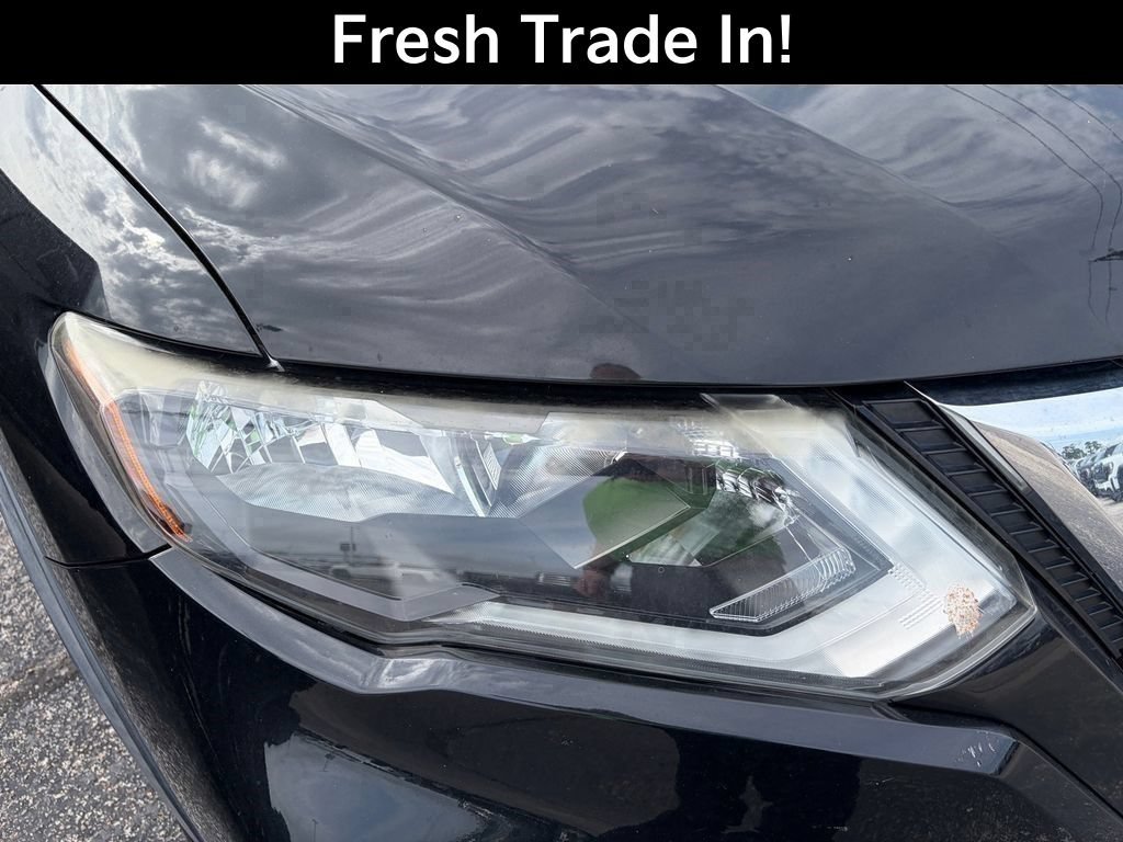 Used 2020 Nissan Rogue SV w/ Premium Package FWD image 5