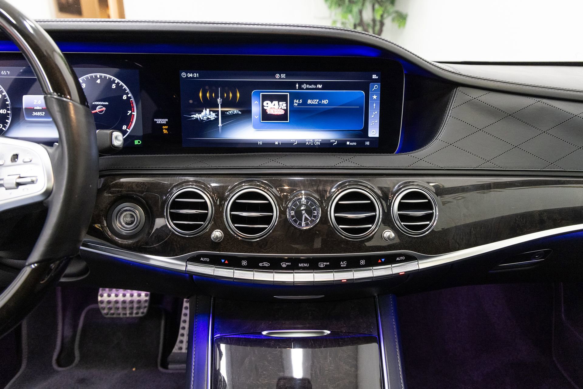 Used 2018 Mercedes-Benz S 560 4MATIC Sedan w/ AMG Line Exterior image 17