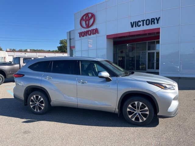 Used 2021 Toyota Highlander XLE
