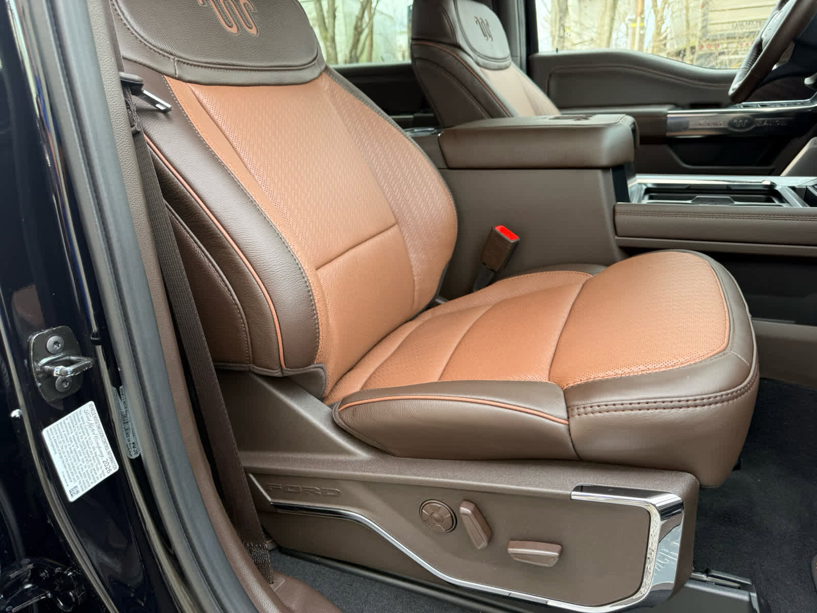 New 2026 Ford F350 King Ranch w/ FX4 Off-Road Package image 7